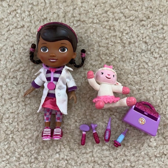 Doc Mcstuffins with Accessories Toys - Picture 1 of 5